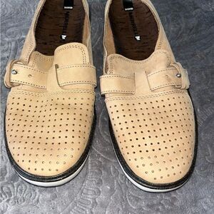 Merrell Tan All Around Town Suede Mules Slip-on Air Performance Size 7